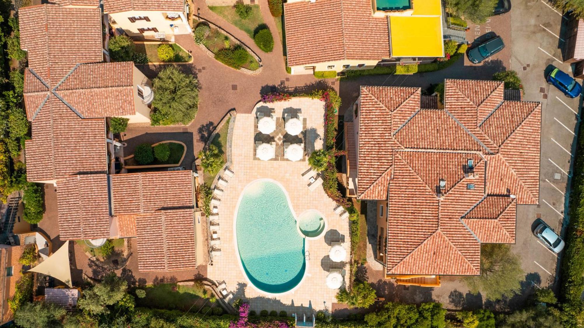 Residence Corte Dei Venti Budoni Bagian luar foto