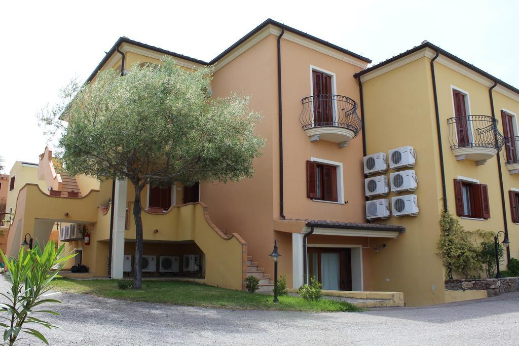 Residence Corte Dei Venti Budoni Bagian luar foto
