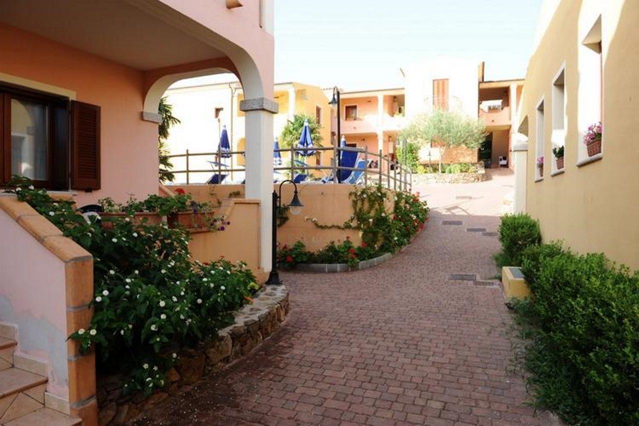 Residence Corte Dei Venti Budoni Bagian luar foto