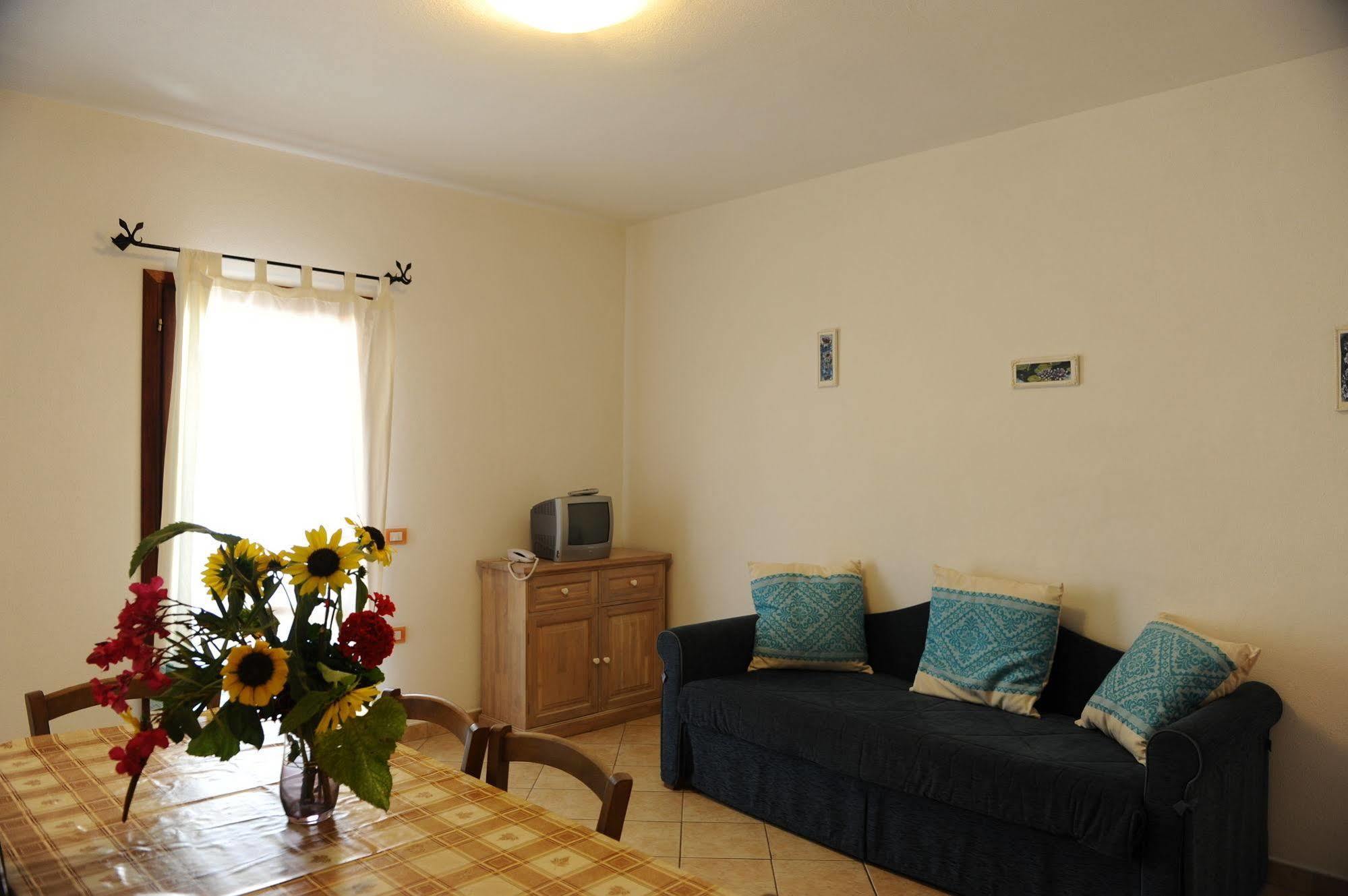 Residence Corte Dei Venti Budoni Bagian luar foto