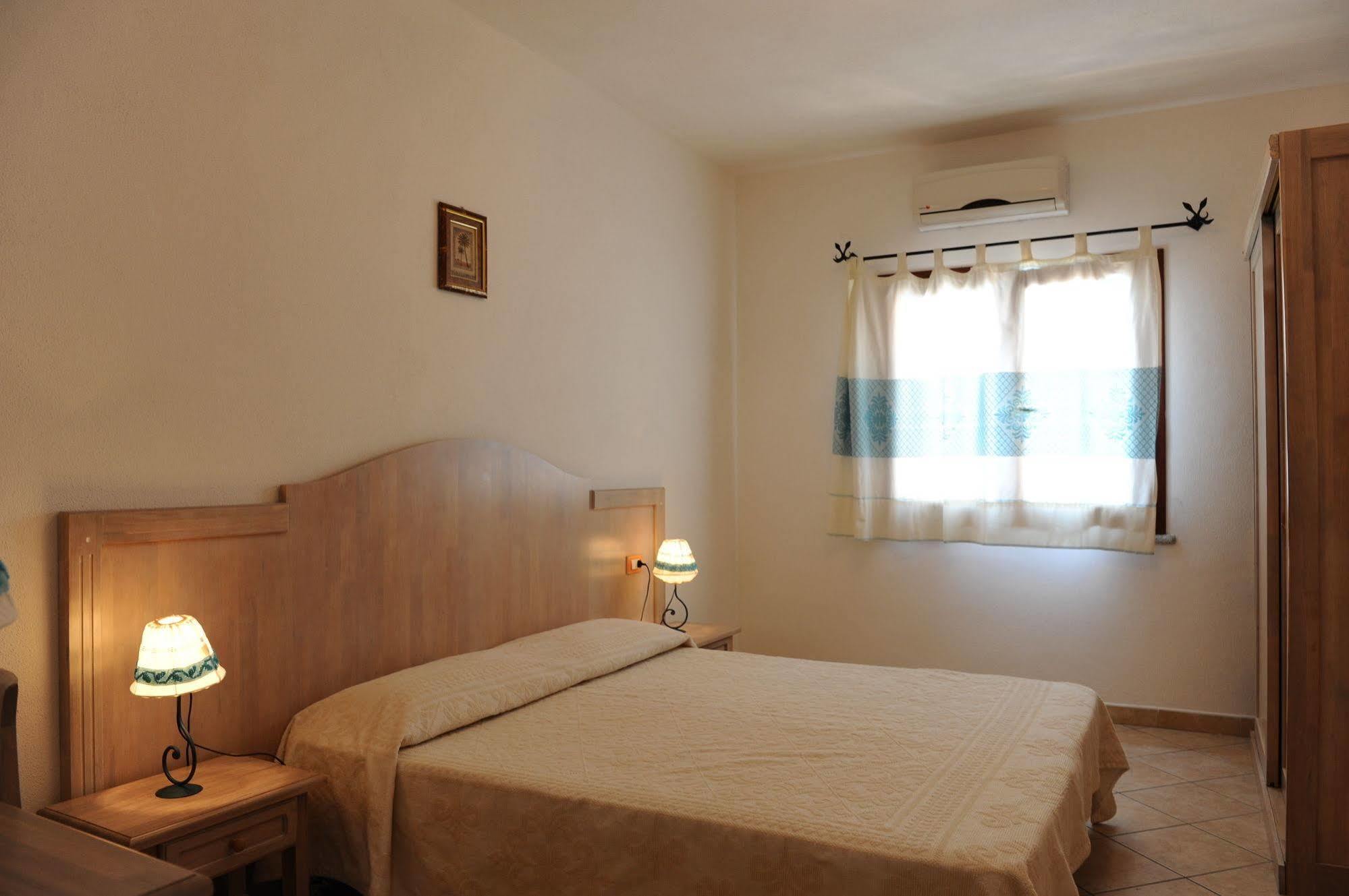 Residence Corte Dei Venti Budoni Bagian luar foto